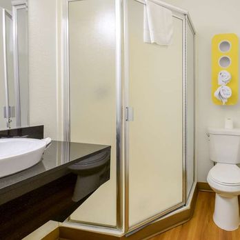 Motel 6 - bathroom - Hotels Near Me - Kelso, Washington Motel 6 - bathroom - Hotels Near Me - Kelso, Washington