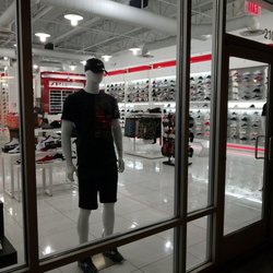 Shoe Palace