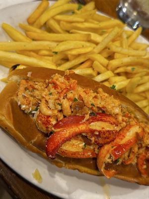 Marthas Vineyard Chowder Company by null