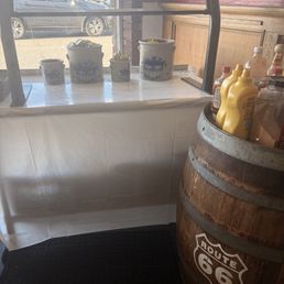 Chili's and pickles/ seasoning bar Chili's and pickles/ seasoning bar