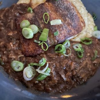 Virtue Restaurant - Fish and grits - blackened red drum, Geechie stone-ground grits, crab étoufée - Southern Near Me - Chicago, Illinois Virtue Restaurant - Fish and grits - blackened red drum, Geechie stone-ground grits, crab étoufée - Southern Near Me - Chicago, Illinois