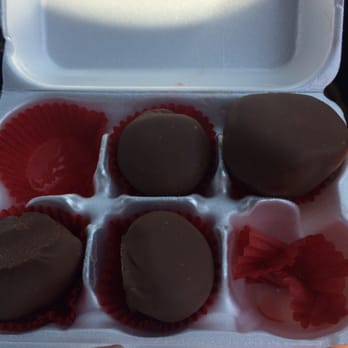 Pulakos Chocolates - The best thing ever! Chocolate strawberries - Candy Stores Near Me - Erie, Pennsylvania Pulakos Chocolates - The best thing ever! Chocolate strawberries - Candy Stores Near Me - Erie, Pennsylvania