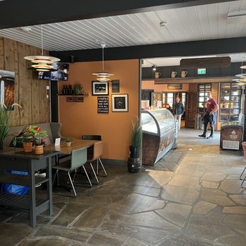 Furukroa Kafe - Cafes Near Me - Flåm, 14