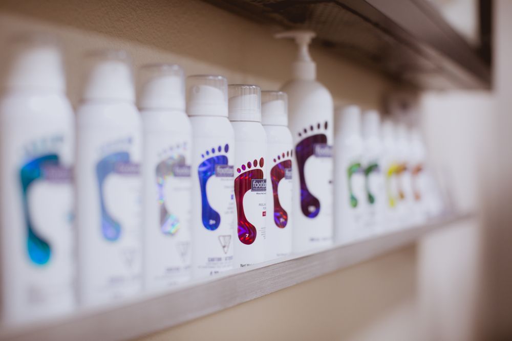 ARTIVA NAILS AND CO Updated October 2024 42 Photos 2215 N er