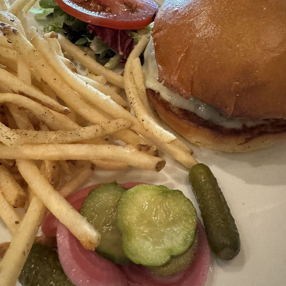 The Local on 50th - Thin, low quality and dry Burgundy burger - Sports Bars Near Me - Indio, California