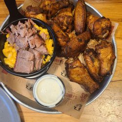 Sonny's BBQ - Dry rub smoked wings