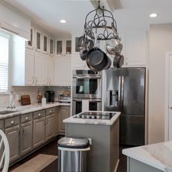 Artisan Homes and Renovations - Kitchen remodel