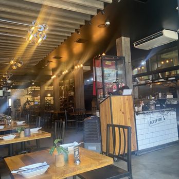 Bodegon No 69 - Inside - Latin American Near Me - Pasadena, California
