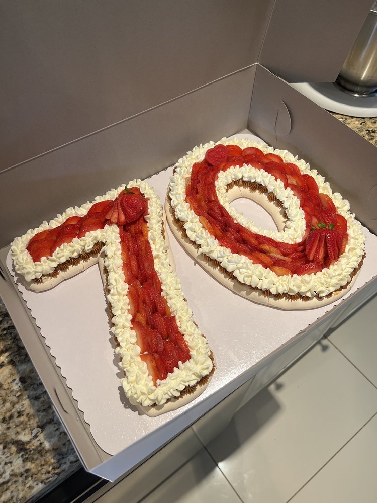 Berry Sweet Pavlovas Logo