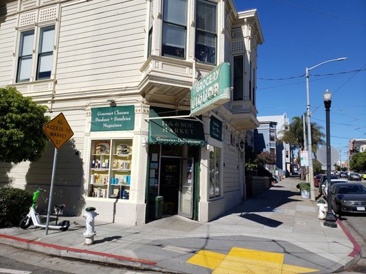 Seventeenth & Noe Market by null