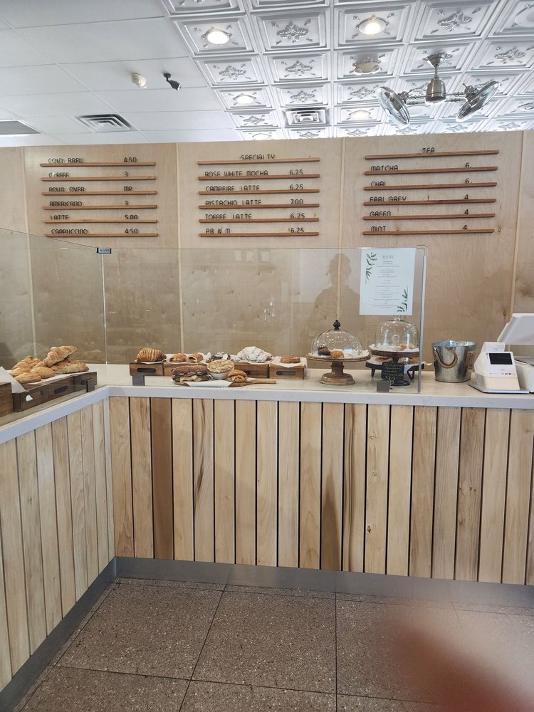 Crumbz Bakery and Coffee House, Las Vegas Roadtrippers