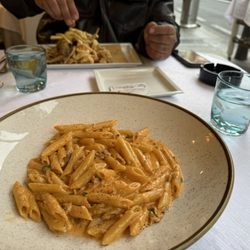Flipper - Penne with salmon