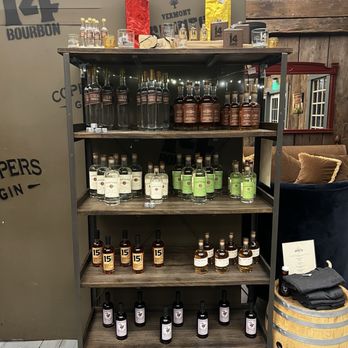 Harry's Cocktail Lounge