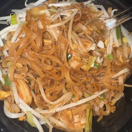 E 10. TH Pad Thai Noodle E 10. TH Pad Thai Noodle