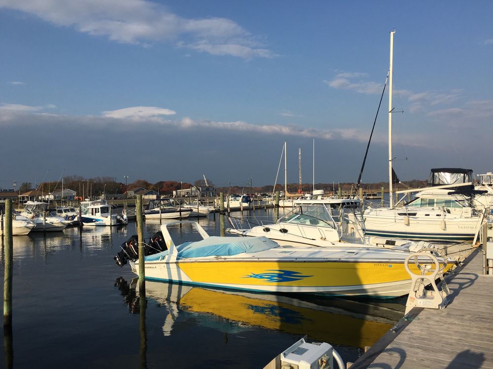 EAST ISLIP MARINA Updated August 2024 19 Photos Bayview Ave, East