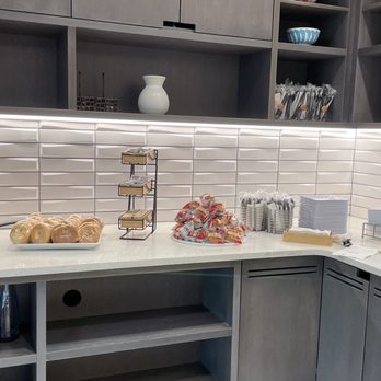 Hyatt Place Chicago / Wicker Park - Breakfast options - Hotels Near Me - Chicago, Illinois