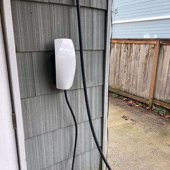 Trusted Power Electric - Electric Vehicle Charger Installed - Electricians Near Me - Lynnwood, Washington Trusted Power Electric - Electric Vehicle Charger Installed - Electricians Near Me - Lynnwood, Washington