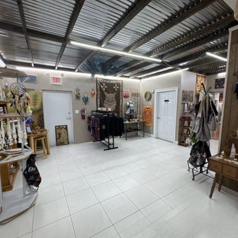 Forevermore Crystals - Clothing - Home Decor Near Me - Weeki Wachee, Florida Forevermore Crystals - Clothing - Home Decor Near Me - Weeki Wachee, Florida