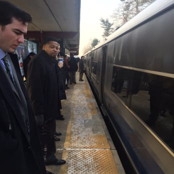 Fleetwood Metro-North Station - super crowded right now-guess we all overslept this morning. - Train Stations Near Me - Mount Vernon, New York Fleetwood Metro-North Station - super crowded right now-guess we all overslept this morning. - Train Stations Near Me - Mount Vernon, New York