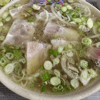 Pho Quynh Express - The "everything" pho (size small) with less noodles and extra beef tendon. Delicious! - Vietnamese Near Me - Vancouver, British Columbia