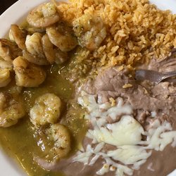 Los Caballeros - El Pescador with rice and beans. Not seen are the homemade tortillas.