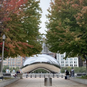 Cloud Gate - Da bean on a cloudy morning - Public Art Near Me - Chicago, Illinois