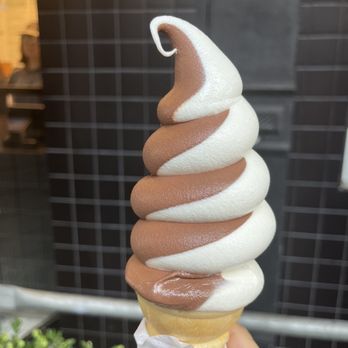 Softside - Chocolate Vanilla Soft Serve - Ice Cream & Frozen Yogurt Near Me - New York, New York Softside - Chocolate Vanilla Soft Serve - Ice Cream & Frozen Yogurt Near Me - New York, New York