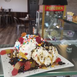 Country Style Ice Cream - Trash Pile Sundae