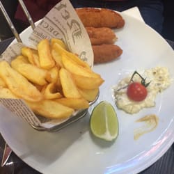L'Atelier - Pas vraiment ce qu'on trouverait en Angleterre mais les frites servies dans une feuille de journal   donne un côté authentique :)