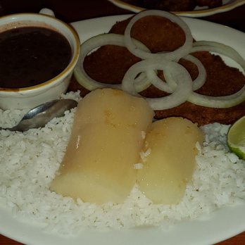 El Criollo Bar & Grill - Bistec Enpanizado con arroz blanco, frijoles negros, y yuca. - Cuban Near Me - Burbank, California El Criollo Bar & Grill - Bistec Enpanizado con arroz blanco, frijoles negros, y yuca. - Cuban Near Me - Burbank, California