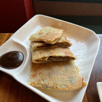Kungfu Kitchen - Scallion Pancakew / Sliced Beef 牛肉夹饼 - Dim Sum Near Me - Orlando, Florida Kungfu Kitchen - Scallion Pancakew / Sliced Beef 牛肉夹饼 - Dim Sum Near Me - Orlando, Florida