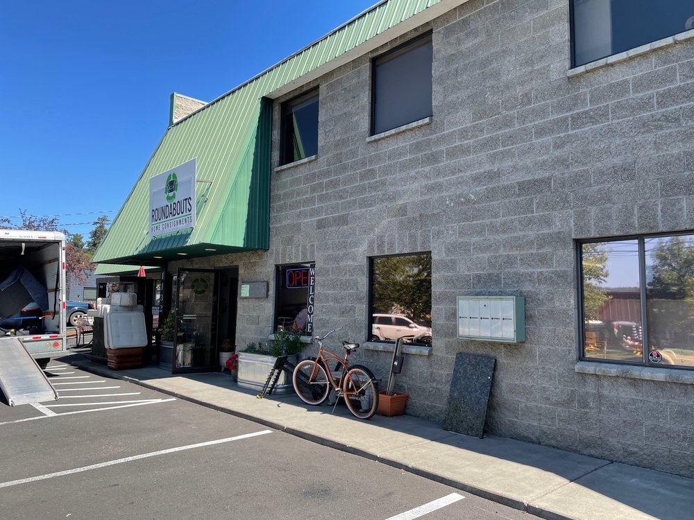 ROUNDABOUTS Updated October 2024 21 Photos & 33 Reviews 1132 NE