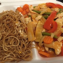 KIM SON - Nr. 34 - gebr. Gemüse, Ananas süß-sauer Soße mit Nudeln