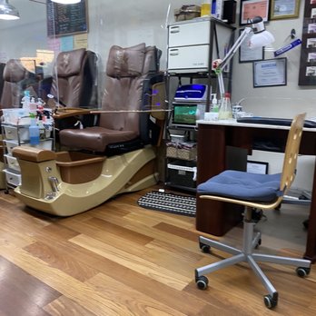 Zr Nail Place On 78 - Pedi station. - Nail Salons Near Me - Jackson Heights, New York Zr Nail Place On 78 - Pedi station. - Nail Salons Near Me - Jackson Heights, New York