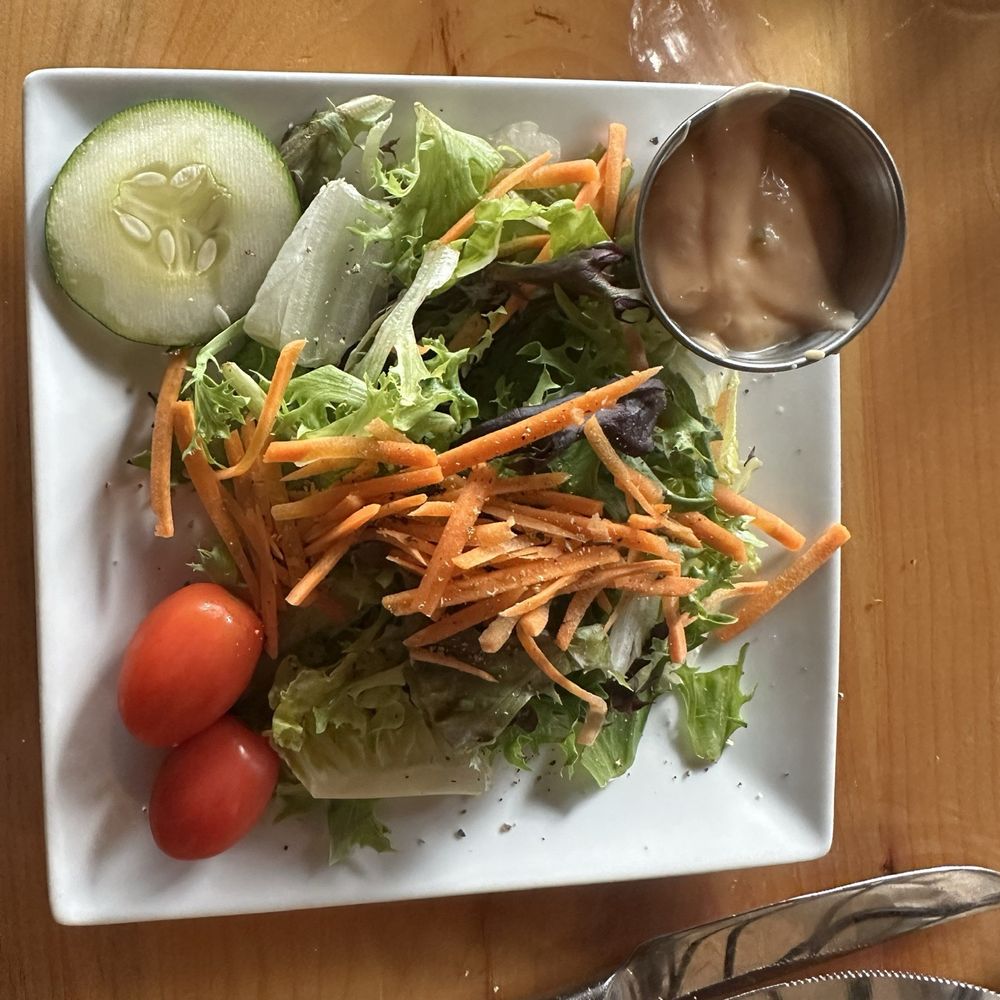 Ishnala - House salad - Steakhouses Near Me - Wisconsin Dells, Wisconsin Ishnala - House salad - Steakhouses Near Me - Wisconsin Dells, Wisconsin