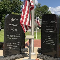 Belcher Veterans Memorial - Small veterans Memorial located along 3049 in Belcher. A park is located close by.