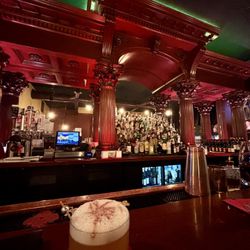 Bene Ristorante Italiano - Bar and cocktail