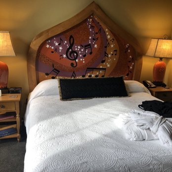 McMenamins Anderson School - Hotels Near Me - Bothell, Washington McMenamins Anderson School - Hotels Near Me - Bothell, Washington