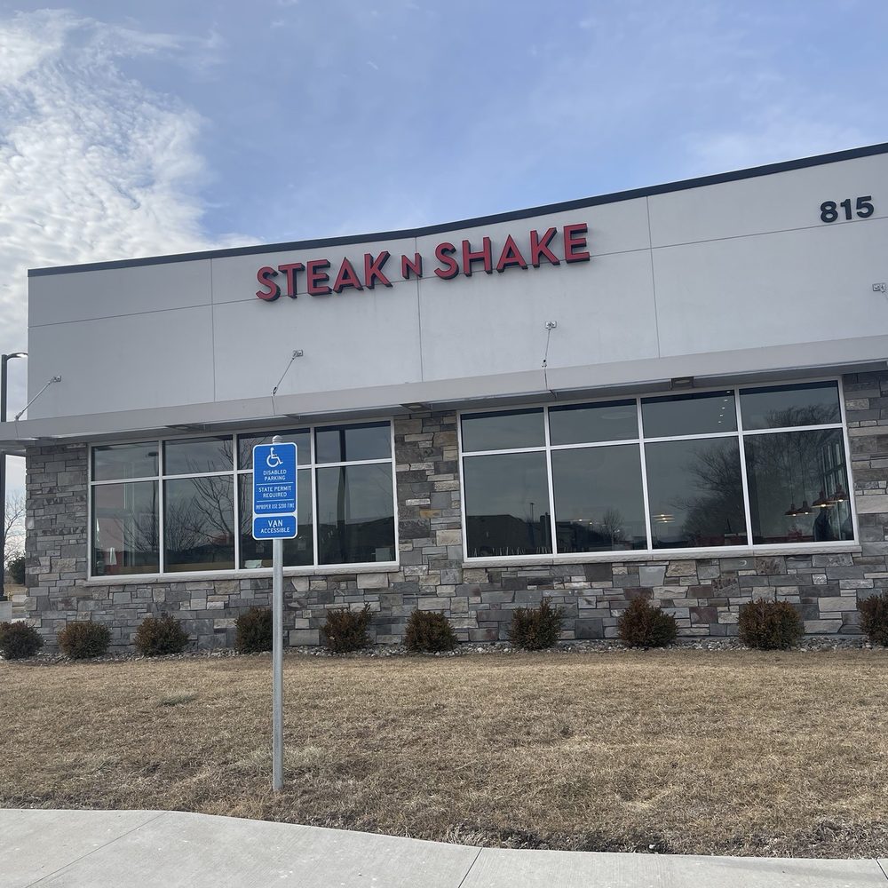 Steak 'n Shake - Outside Building! - Burgers Near Me - West Des Moines, Iowa