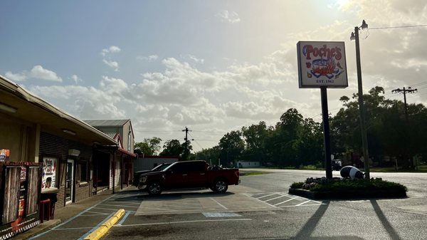 Poche's Market & Restaurant by null