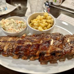 Dee Jay's BBQ Ribs & Grille - Collier - Half rack of ribs, jalapeño Mac and cheese (not super spicy) and coleslaw