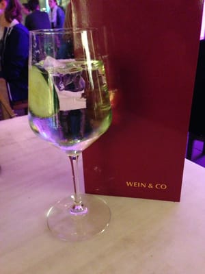 WEIN & CO Wien Stephansplatz – Weinbar & Flagshipstore by null