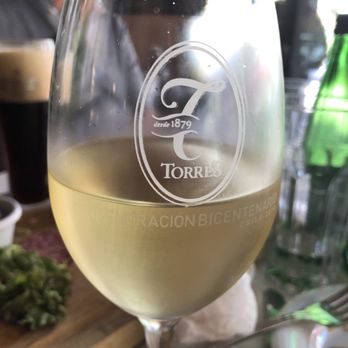 Confitería Torres - Wine. - Chilean Near Me - Santiago, RM Confitería Torres - Wine. - Chilean Near Me - Santiago, RM