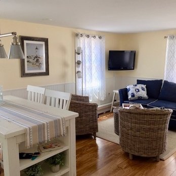 Edgartown Commons - Studio Unit #36 - Sitting Area - Vacation Rentals Near Me - Edgartown, Massachusetts