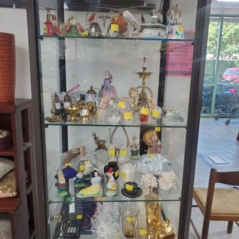 Habitat For Humanity Restore Silver Spring - Trinkets - Home Decor Near Me - Silver Spring, Maryland Habitat For Humanity Restore Silver Spring - Trinkets - Home Decor Near Me - Silver Spring, Maryland