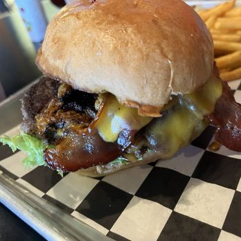 Big Burger - Cowboy BBQ - Burgers Near Me - Hudson Oaks, Texas