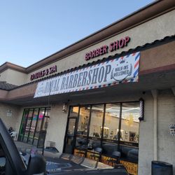 Royal Barbers Paramount