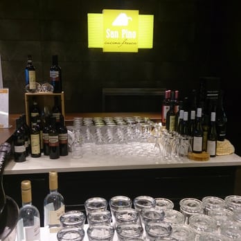 San Pino - Wine bar area - Mediterranean Near Me - Hamburg, HH