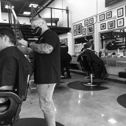 Lanzetta's Classic Barbershop - Great space