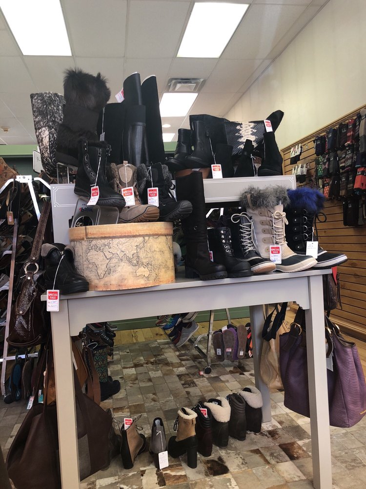 VAIL BOOT & SHOE Updated July 2024 175 Main St, Edwards, Colorado